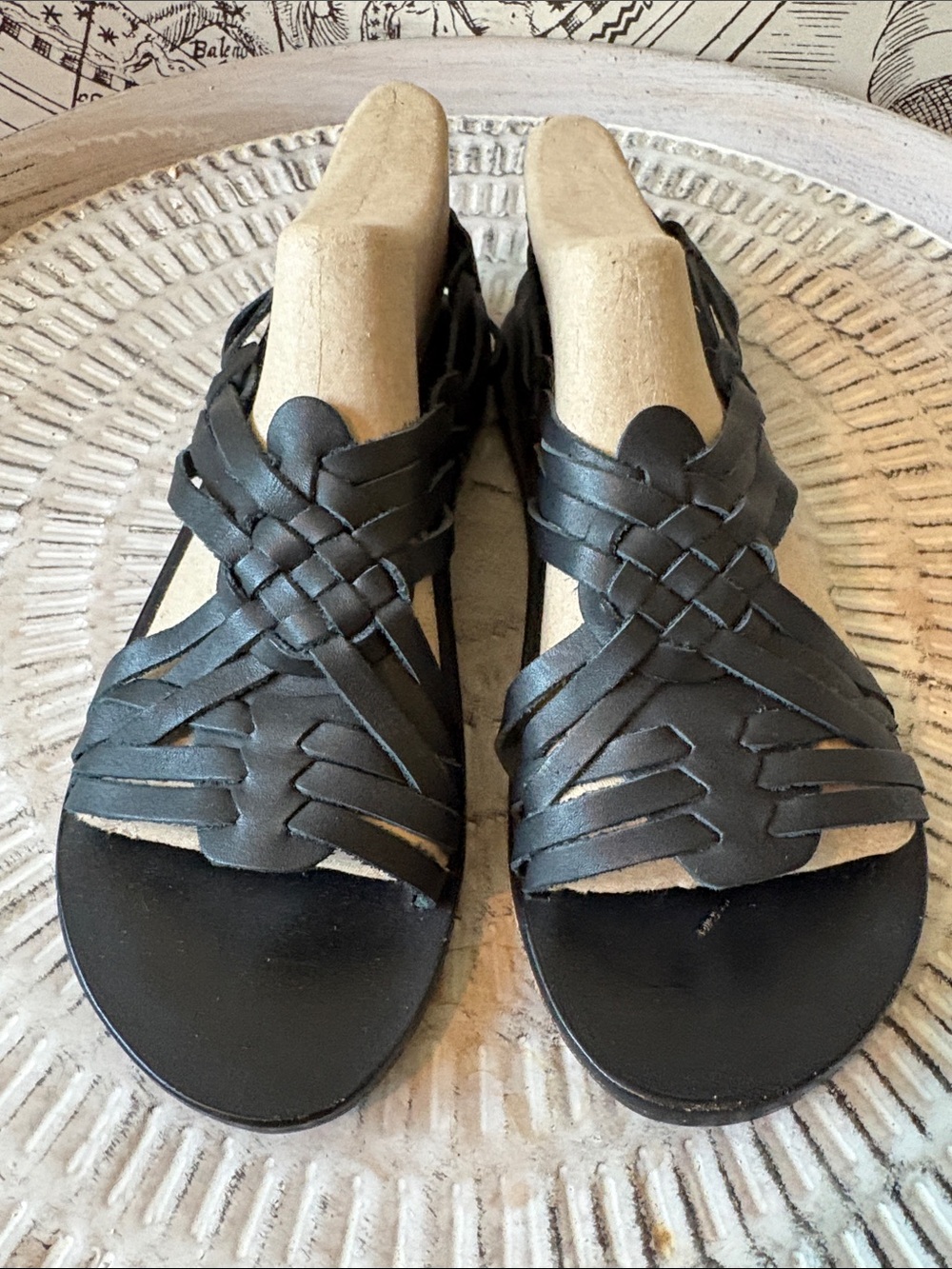 L*Space Huarache Cabo Black Leather Woven Slip On Sandals Flats Size 7.5 38